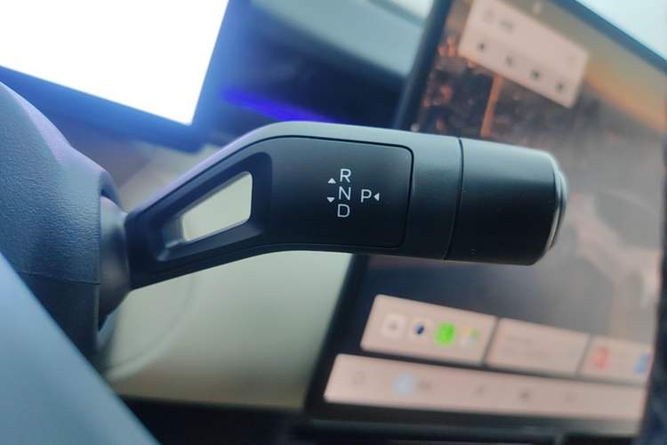 Used Lynk & Co Z20 2025 530 km Range Rear-Wheel Drive Pro Gear Lever