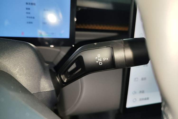 Used Lynk & Co Z20 2025 530 km Range Rear-Wheel Drive Max Gear Lever