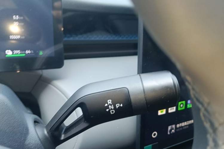 Used Lynk & Co Z20 2025 530 km Range Rear-Wheel Drive Max Gear Lever