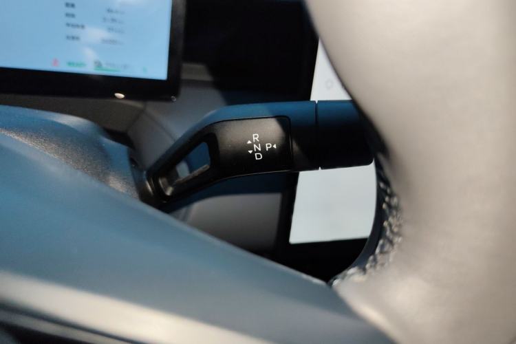 Used Lynk & Co Z20 2025 530 km Range Rear-Wheel Drive Pro Gear Lever