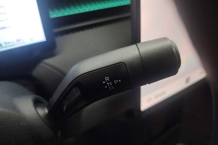 Used Lynk & Co Z20 2025 530 km Range Rear-Wheel Drive Pro Gear Lever