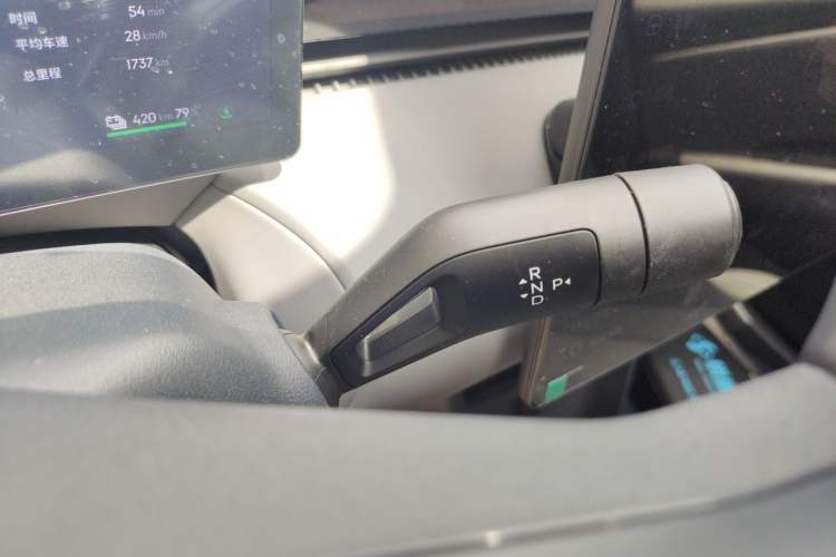 Used Lynk & Co Z20 2025 530 km Range Rear-Wheel Drive Pro Gear Lever