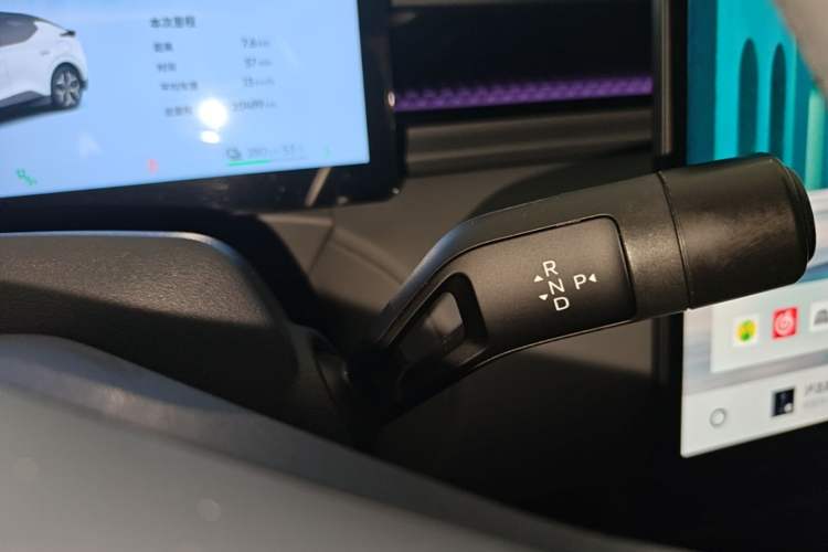 Used Lynk & Co Z20 2025 530 km Range Rear-Wheel Drive Max Gear Lever