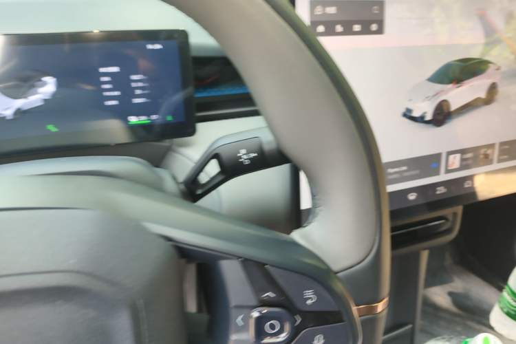 Used Lynk & Co Z20 2025 530 km Range Rear-Wheel Drive Pro Gear Lever