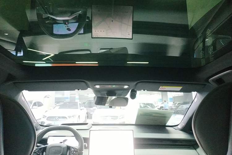 Used Lynk & Co Z20 2025 530 km Range Rear-Wheel Drive Max Headliner