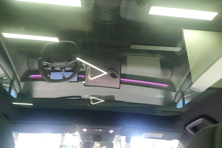 Used Lynk & Co Z20 2025 530 km Range Rear-Wheel Drive Max Headliner