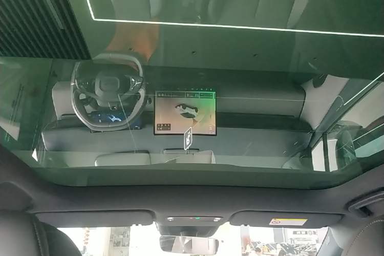 Used Lynk & Co Z20 2025 530 km Range Rear-Wheel Drive Max Headliner