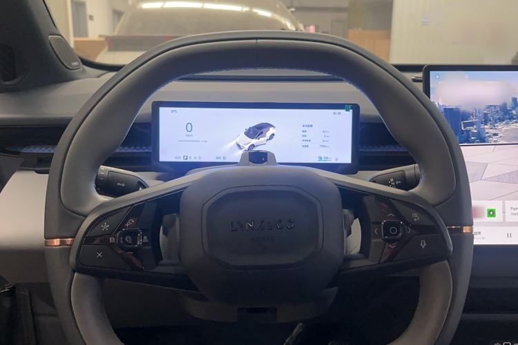 Used Lynk & Co Z20 2025 530 km Range Rear-Wheel Drive Max Instrument Cluster
