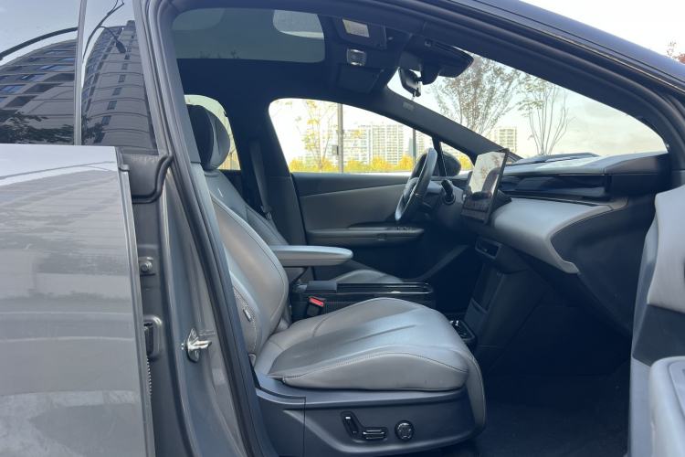 Used Lynk & Co Z20 2025 530 km Range Rear-Wheel Drive Max Interior 12