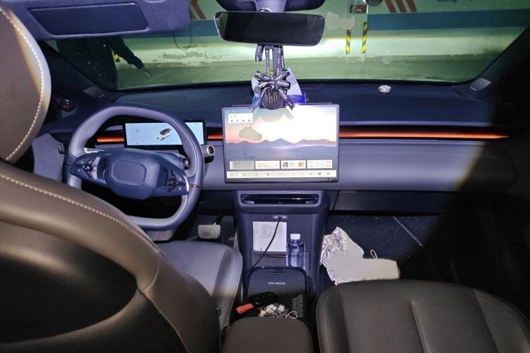 Used Lynk & Co Z20 2025 530 km Range Rear-Wheel Drive Pro Interior 2