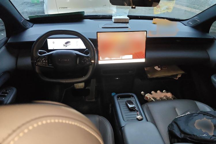 Used Lynk & Co Z20 2025 530 km Range Rear-Wheel Drive Pro Interior 2