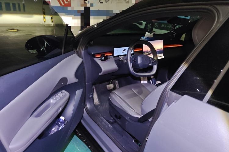 Used Lynk & Co Z20 2025 530 km Range Rear-Wheel Drive Pro Interior 3