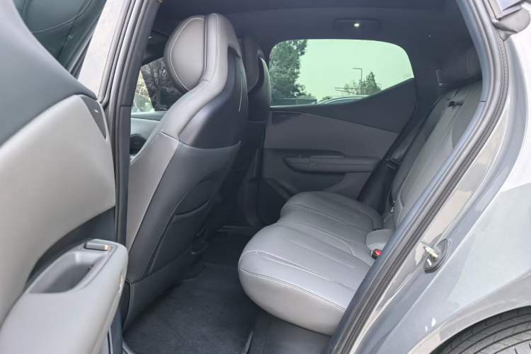 Used Lynk & Co Z20 2025 530 km Range Rear-Wheel Drive Pro Interior 3