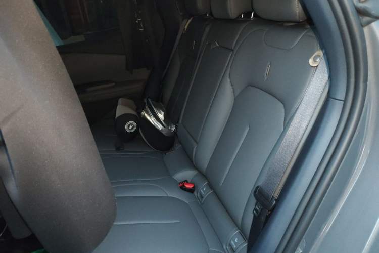 Used Lynk & Co Z20 2025 530 km Range Rear-Wheel Drive Pro Interior 4
