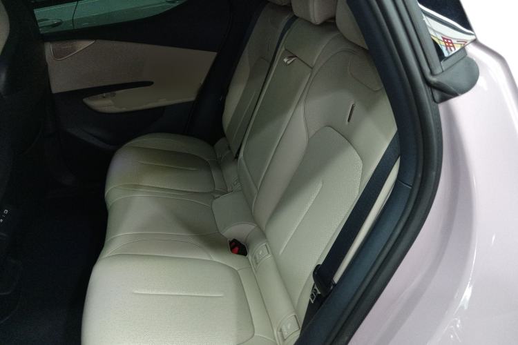 Used Lynk & Co Z20 2025 530 km Range Rear-Wheel Drive Max Interior 4