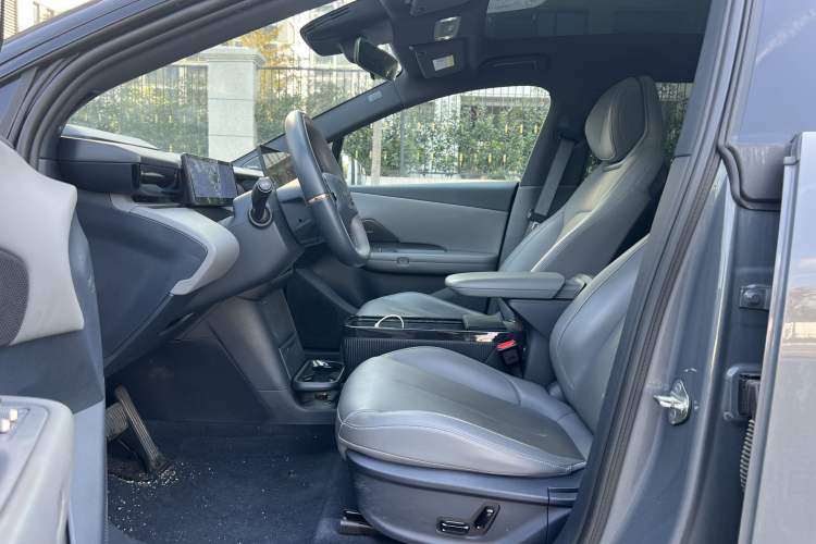 Used Lynk & Co Z20 2025 530 km Range Rear-Wheel Drive Max Interior 5