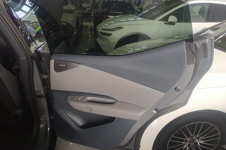 Used Lynk & Co Z20 2025 530 km Range Rear-Wheel Drive Max Interior 6
