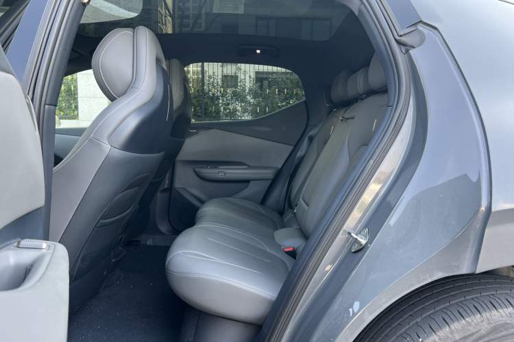 Used Lynk & Co Z20 2025 530 km Range Rear-Wheel Drive Max Interior 6