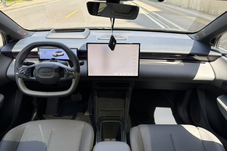 Used Lynk & Co Z20 2025 530 km Range Rear-Wheel Drive Max Interior 7