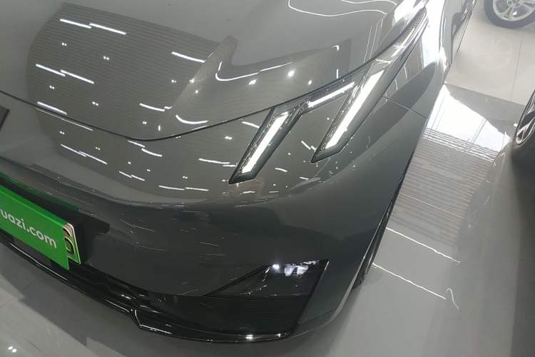 Used Lynk & Co Z20 2025 530 km Range Rear-Wheel Drive Max Left Front Headlight