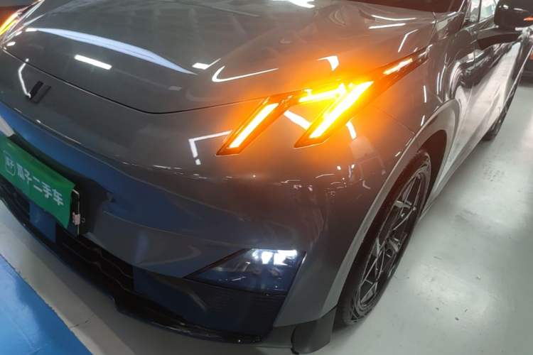 Used Lynk & Co Z20 2025 530 km Range Rear-Wheel Drive Max Left Front Headlight