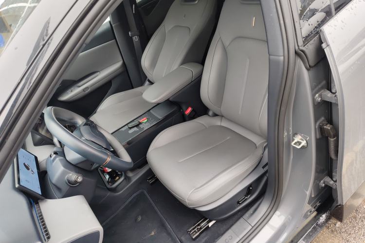 Used Lynk & Co Z20 2025 530 km Range Rear-Wheel Drive Max Left Front Seat