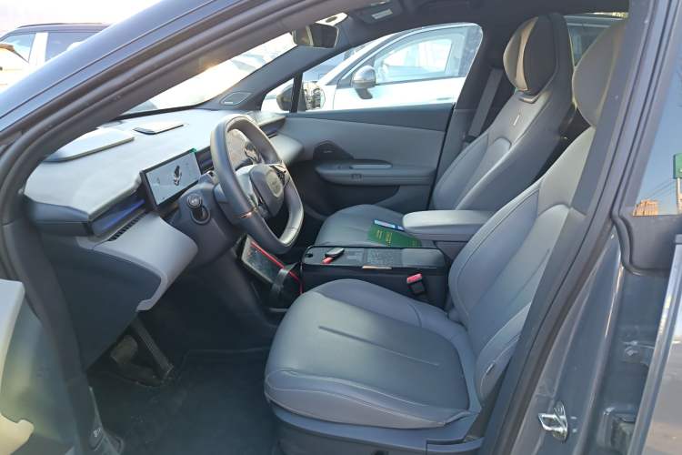 Used Lynk & Co Z20 2025 530 km Range Rear-Wheel Drive Max Left Front Seat
