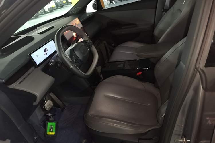 Used Lynk & Co Z20 2025 530 km Range Rear-Wheel Drive Max Left Front Seat