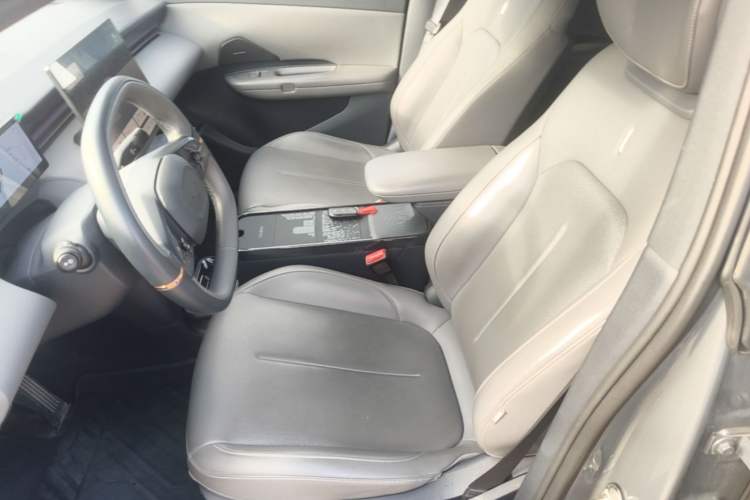 Used Lynk & Co Z20 2025 530 km Range Rear-Wheel Drive Pro Left Front Seat