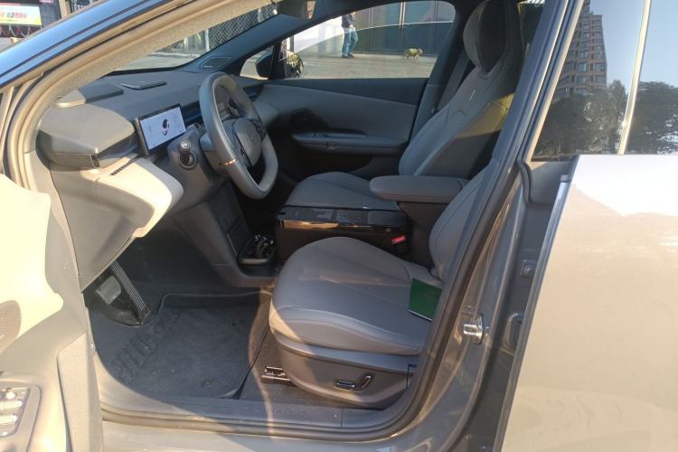 Used Lynk & Co Z20 2025 530 km Range Rear-Wheel Drive Max Left Front Seat