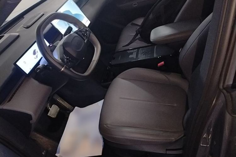 Used Lynk & Co Z20 2025 530 km Range Rear-Wheel Drive Max Left Front Seat