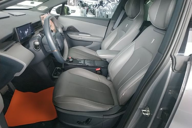 Used Lynk & Co Z20 2025 530 km Range Rear-Wheel Drive Max Left Front Seat