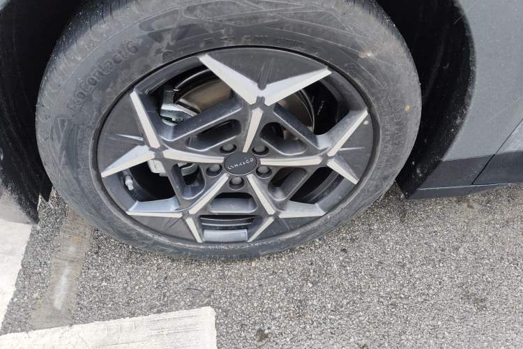 Used Lynk & Co Z20 2025 530 km Range Rear-Wheel Drive Max Left Front Wheel Hub