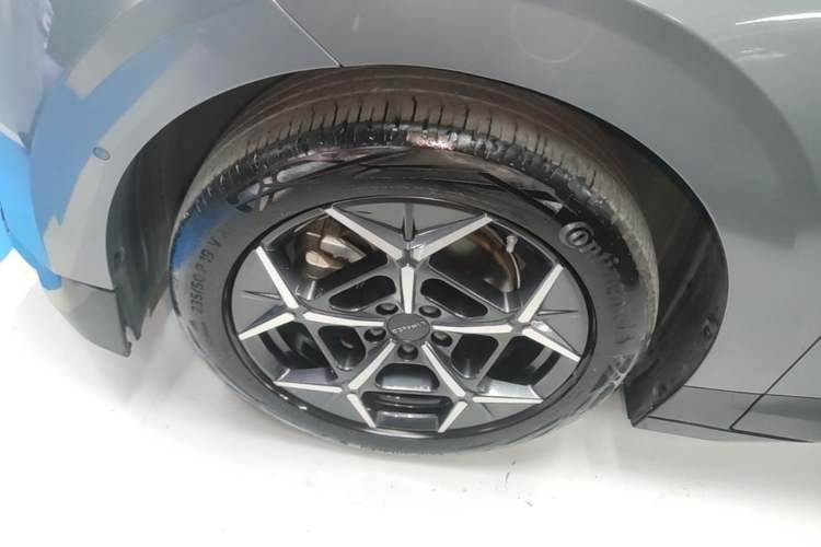 Used Lynk & Co Z20 2025 530 km Range Rear-Wheel Drive Max Left Front Wheel Hub