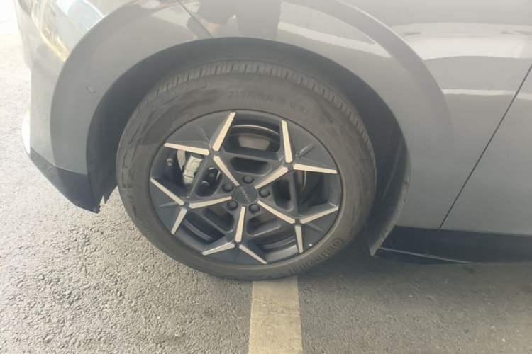Used Lynk & Co Z20 2025 530 km Range Rear-Wheel Drive Max Left Front Wheel Hub