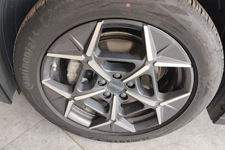 Used Lynk & Co Z20 2025 530 km Range Rear-Wheel Drive Max Left Front Wheel Hub
