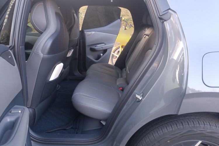 Used Lynk & Co Z20 2025 530 km Range Rear-Wheel Drive Max Left Rear Seat