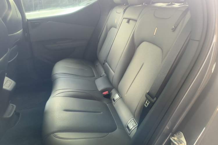 Used Lynk & Co Z20 2025 530 km Range Rear-Wheel Drive Max Left Rear Seat