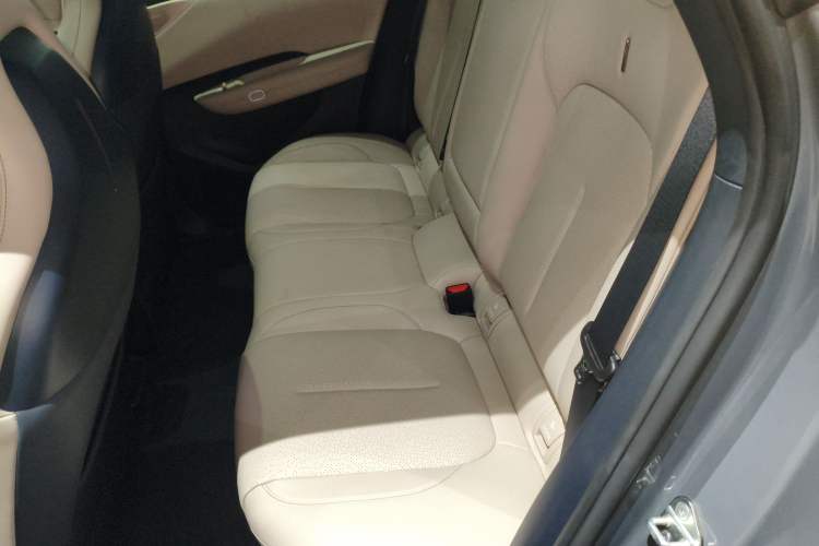 Used Lynk & Co Z20 2025 530 km Range Rear-Wheel Drive Pro Left Rear Seat