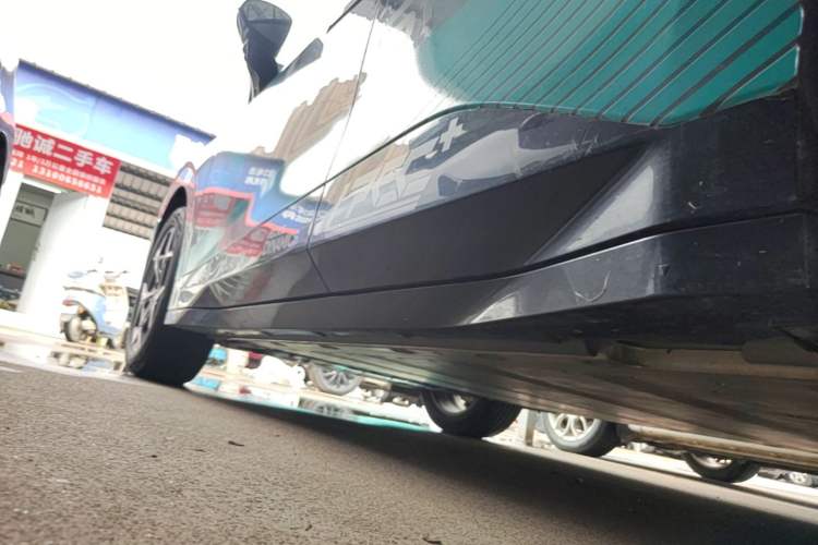Used Lynk & Co Z20 2025 530 km Range Rear-Wheel Drive Max Left Side Sill