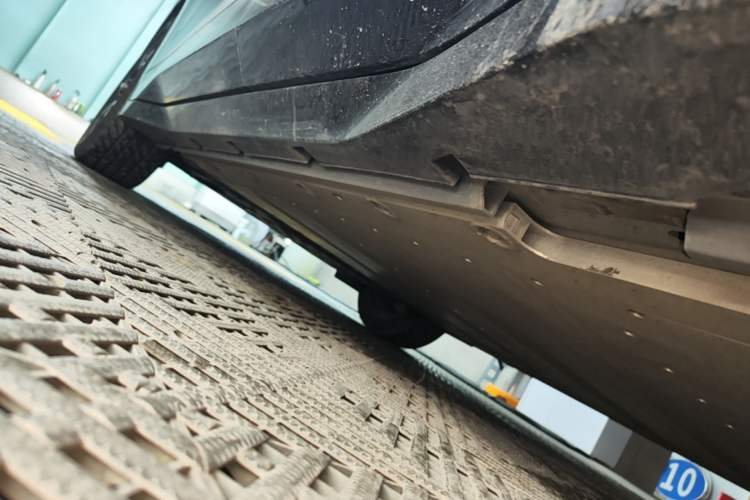 Used Lynk & Co Z20 2025 530 km Range Rear-Wheel Drive Max Left Side Sill