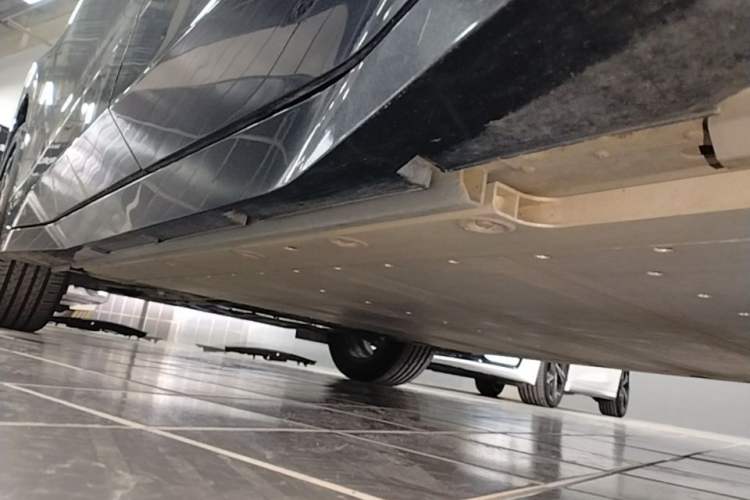 Used Lynk & Co Z20 2025 530 km Range Rear-Wheel Drive Max Left Side Sill