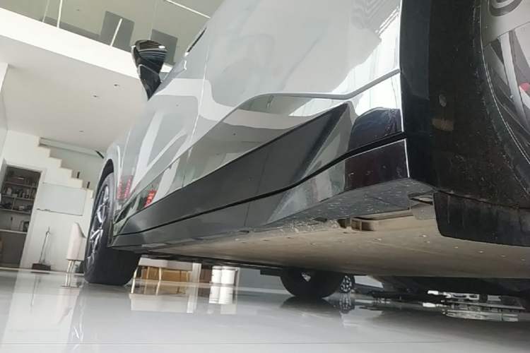Used Lynk & Co Z20 2025 530 km Range Rear-Wheel Drive Max Left Side Sill