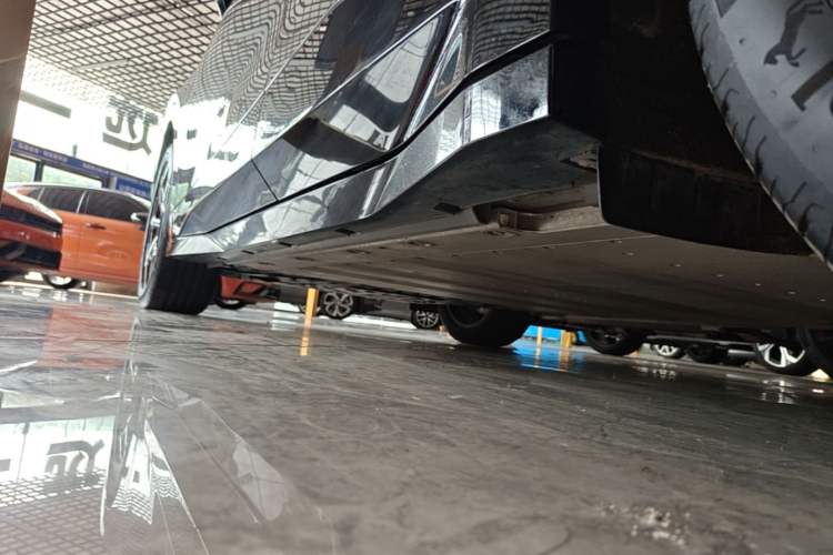 Used Lynk & Co Z20 2025 530 km Range Rear-Wheel Drive Max Left Side Sill
