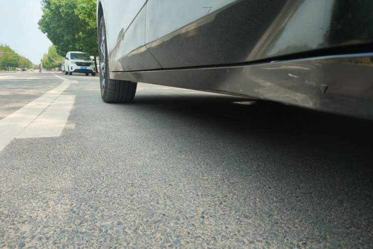 Used Lynk & Co Z20 2025 530 km Range Rear-Wheel Drive Pro Left Side Sill