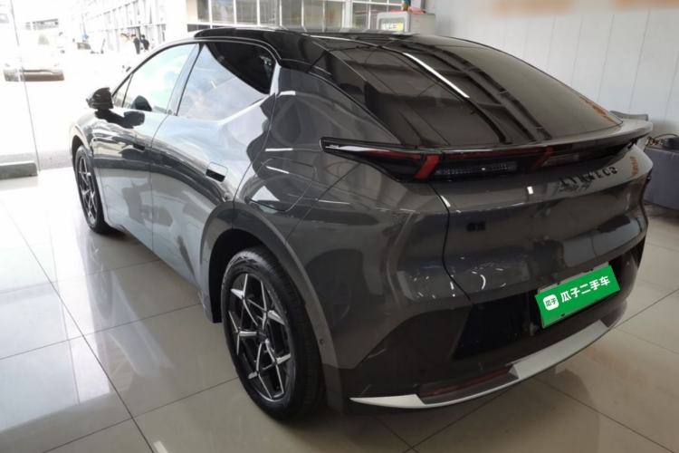 Used Lynk & Co Z20 2025 530 km Range Rear-Wheel Drive Max Rear Left 45 Deg