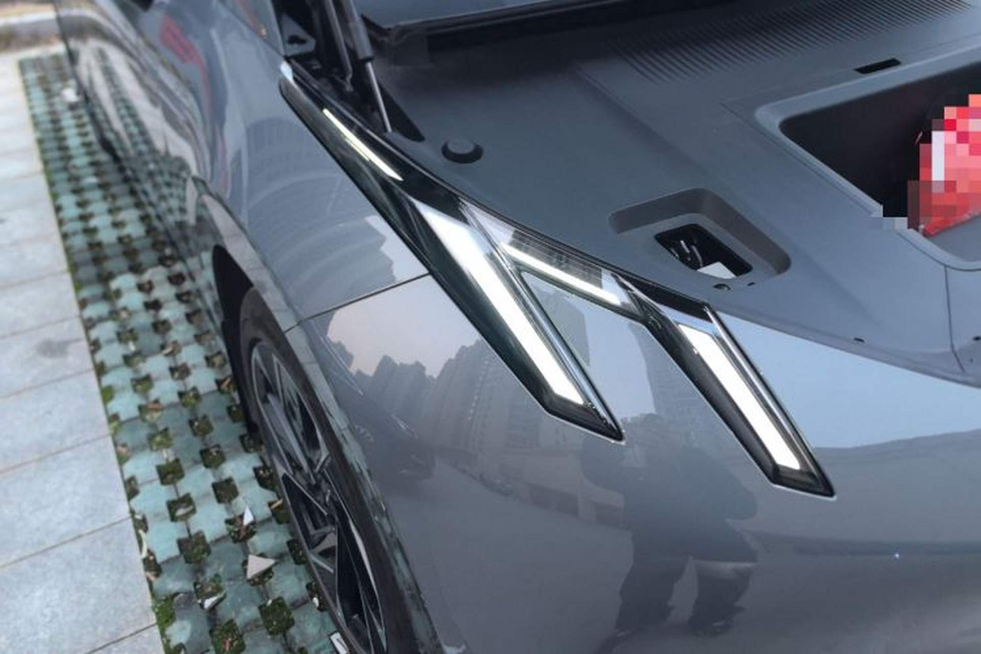 Used Lynk & Co Z20 2025 530 km Range Rear-Drive Max "Chasing the Sun" Edition Right Front Headlight