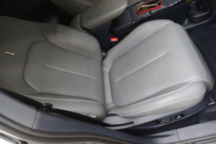 Used Lynk & Co Z20 2025 530 km Range Rear-Wheel Drive Max Right Front Seat
