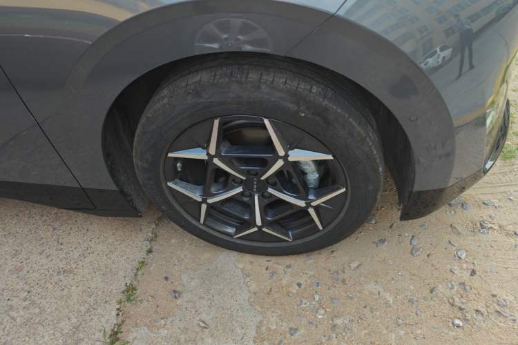 Used Lynk & Co Z20 2025 530 km Range Rear-Wheel Drive Max Right Front Wheel Hub