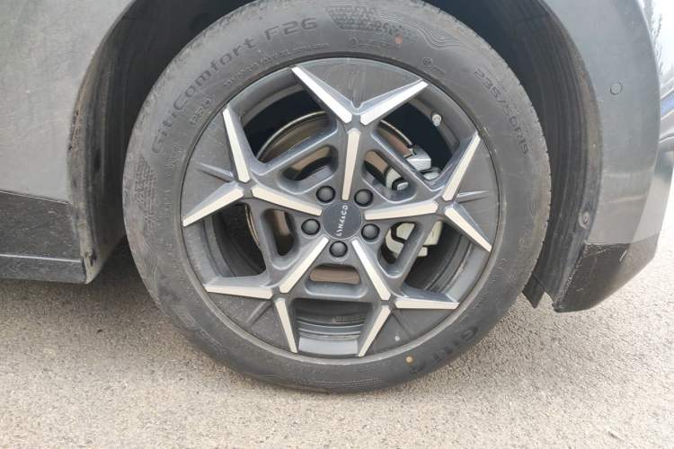 Used Lynk & Co Z20 2025 530 km Range Rear-Wheel Drive Pro Right Front Wheel Hub